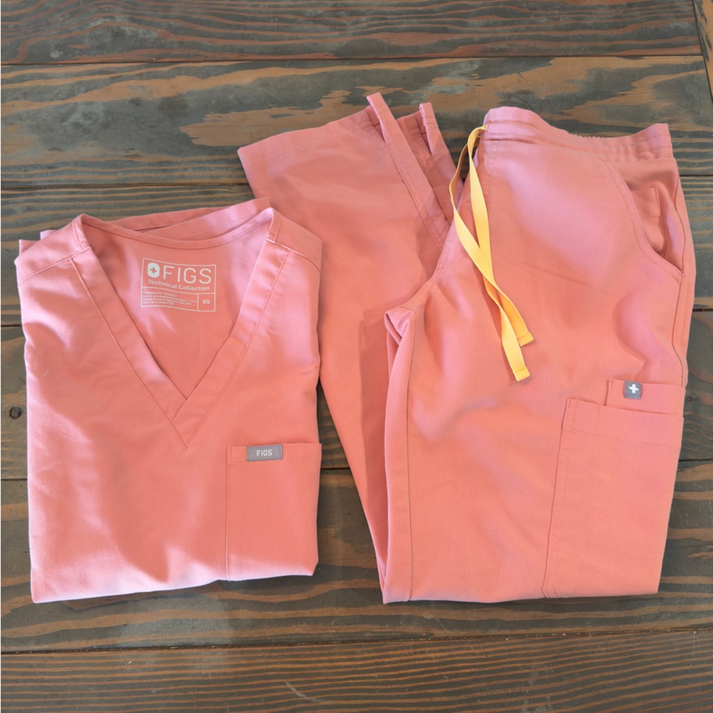 Figs Women's Scrub Set in Coral Pink